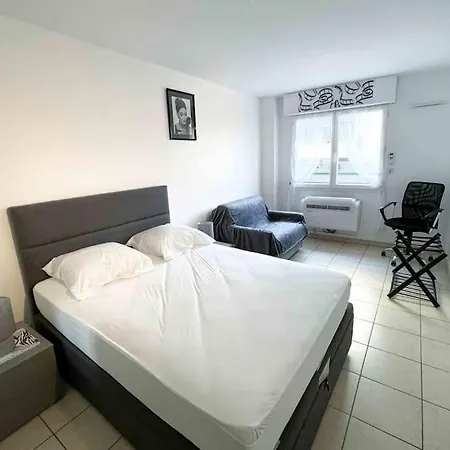 Modern One Bedroom Apartment In Cannes Esterno foto
